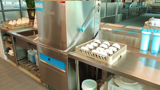 China Umweltfreundliche Hauben-Art Spülmaschine mit hartem Edelstahl-Material fournisseur